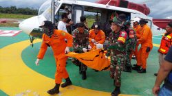 Tim Gabungan Basarnas, TNI, dan Polri Berhasil Evakuasi Empat Jenazah Korban Helikopter di Jila
